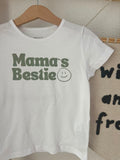 Mama's Bestie Bügelbild | Aufbügler Schriftzug Smiley Kinder | 18x8cm | Olivgrün