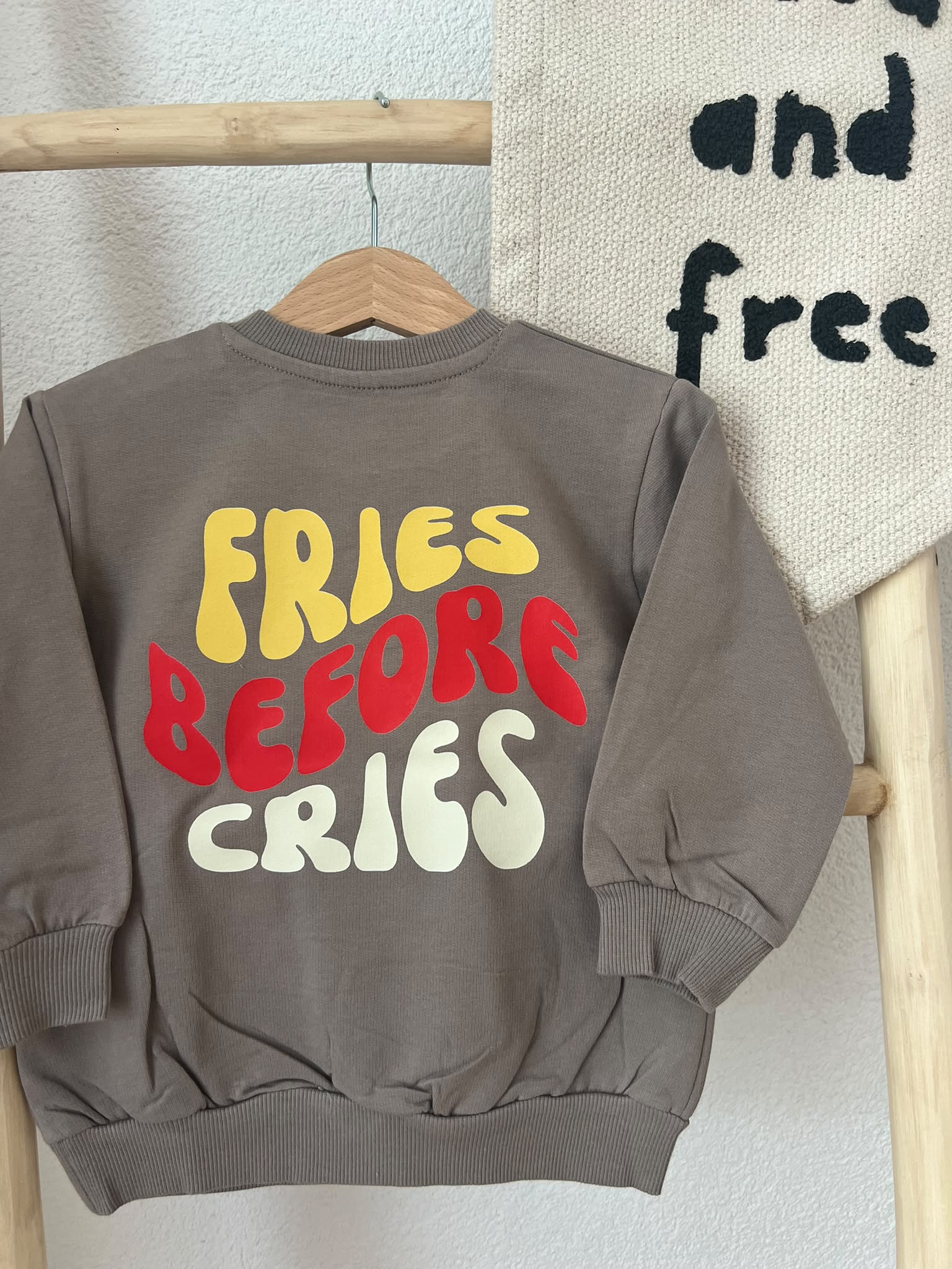 Fries Before Cries Bügelbild | Pommes Vorder & Rückenprint | DTF Transfer Kinderkleidung