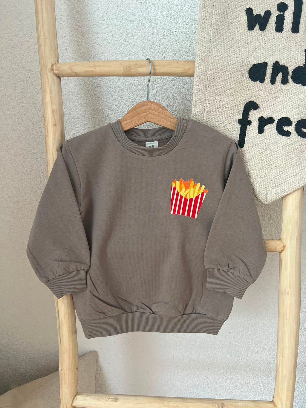 Fries Before Cries Bügelbild | Pommes Vorder & Rückenprint | DTF Transfer Kinderkleidung