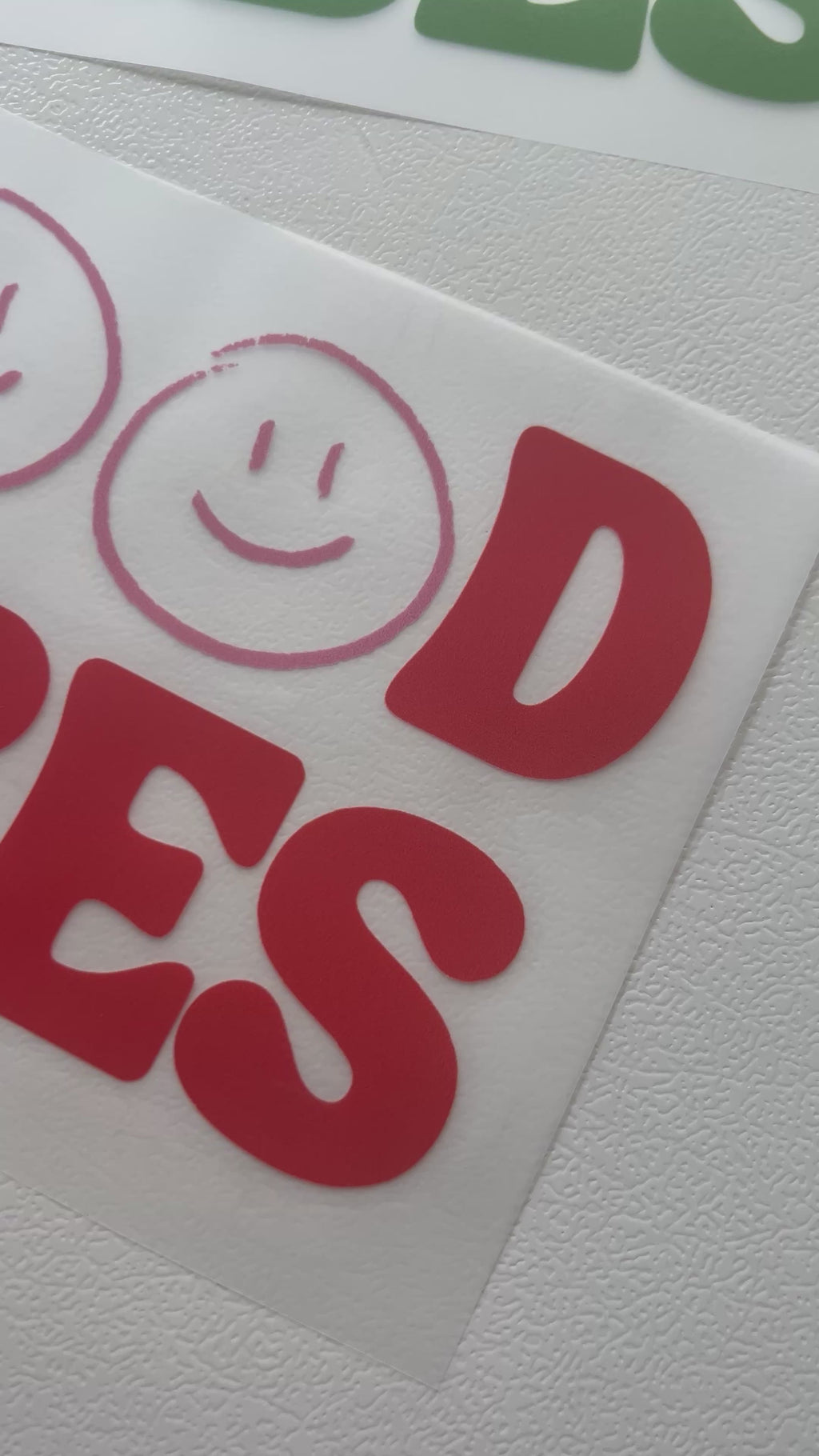 Good Vibes Bügelbild | Aufbügler Statement Smiley | 17x10cm | Grün Rot